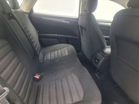 Used 2019 Ford Fusion SE image 19