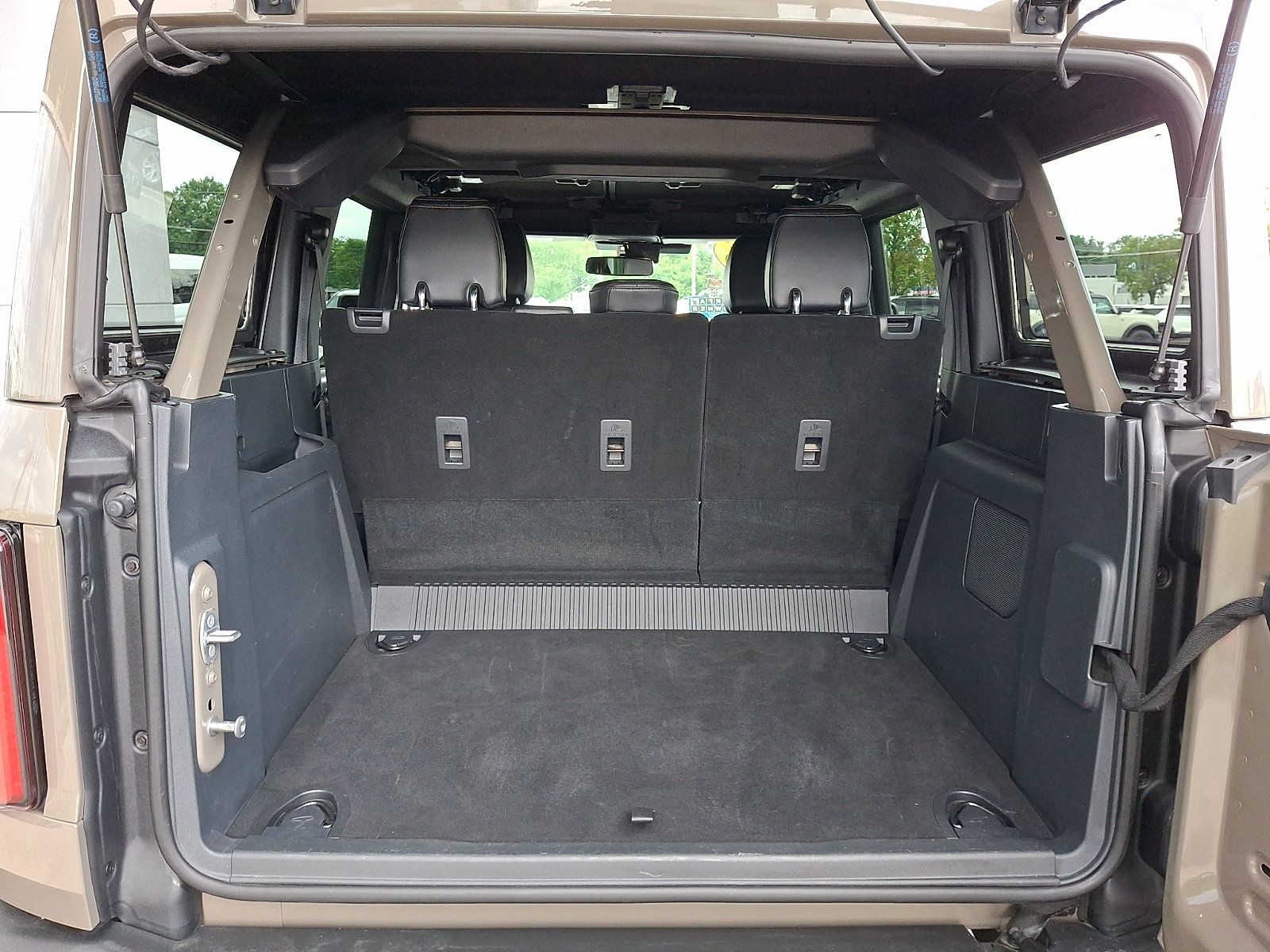 Used 2025 Ford Bronco Outer Banks AWD/4WD image 28