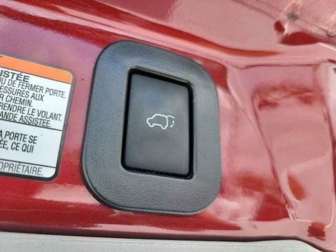 Used 2017 Toyota Sienna SE FWD image 13