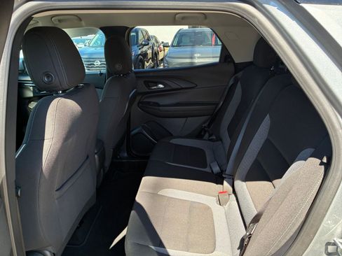 Used 2025 Chevrolet TrailBlazer LT FWD image 19