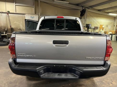 Used 2014 Toyota Tacoma PreRunner image 16
