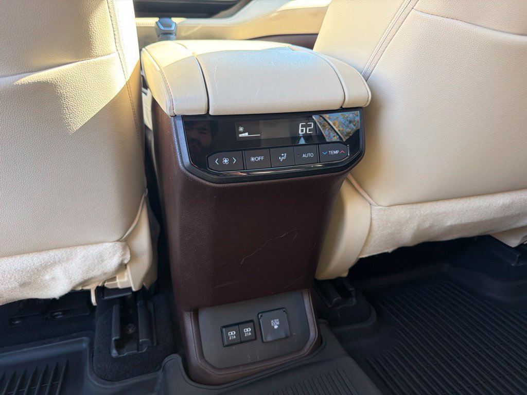 Used 2021 Toyota Highlander Limited AWD/4WD image 35