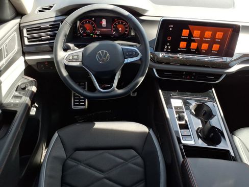 New 2026 Volkswagen Atlas Peak Edition image 16