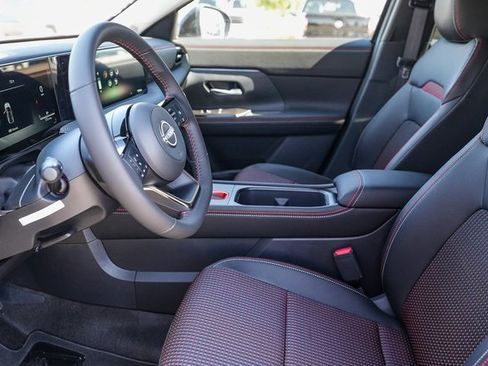 New 2026 Nissan Kicks SR image 18