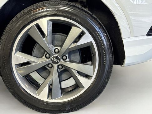 Used 2024 Audi Q4 e-tron Premium AWD/4WD image 29