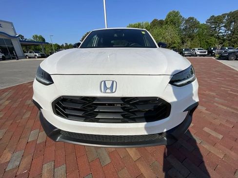 Used 2025 Honda HR-V Sport image 3