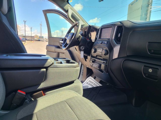 Used 2022 Chevrolet Silverado 2500 Custom w/ Custom Convenience Package AWD/4WD image 17