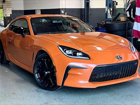 Used 2023 Toyota GR86 10th Anniversary SE RWD image 30