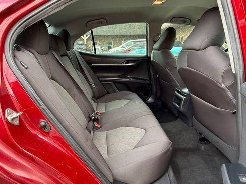 Used 2019 Toyota Camry LE FWD image 13