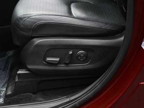 Used 2022 Kia Carnival SX Prestige image 11