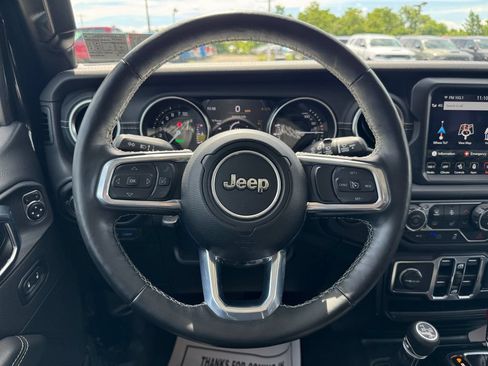 Used 2023 Jeep Wrangler Unlimited Sahara AWD/4WD image 15