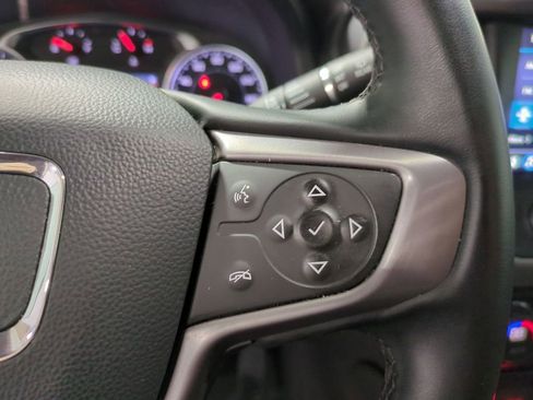 Used 2023 GMC Acadia AT4 image 30