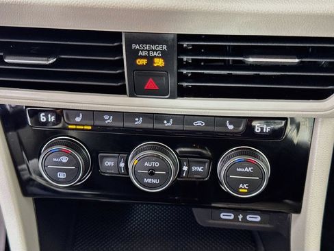 Used 2023 Volkswagen Jetta SE FWD image 17