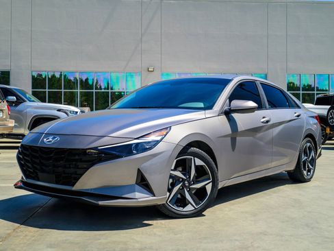 Used 2023 Hyundai Elantra SEL w/ Convenience Package image 1