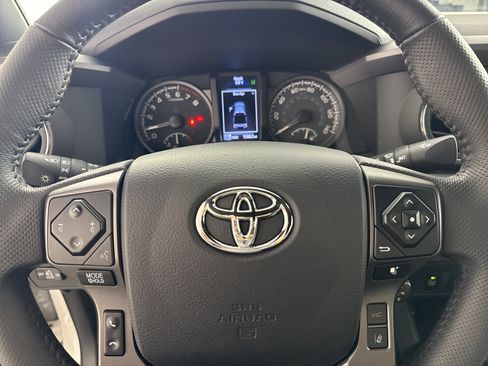 Used 2023 Toyota Tacoma TRD Sport image 23