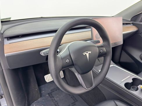 Used 2022 Tesla Model Y Performance image 14