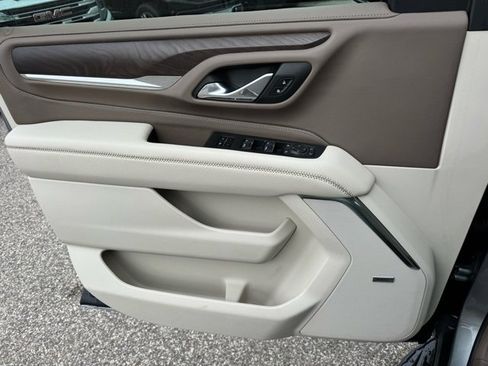 Used 2024 GMC Yukon XL Denali w/ Advanced Technology Package image 23