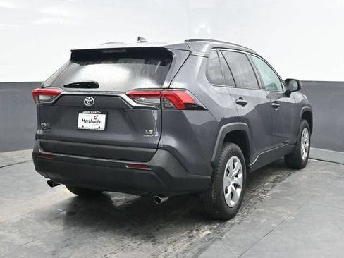Used 2021 Toyota RAV4 LE w/ Carpet Mat Package (TMS) AWD/4WD image 6