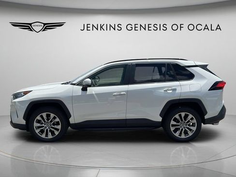 Used 2019 Toyota RAV4 Limited w/ Cold Weather Package FWD image 6
