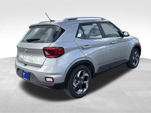 New 2026 Hyundai Venue SEL FWD image 5
