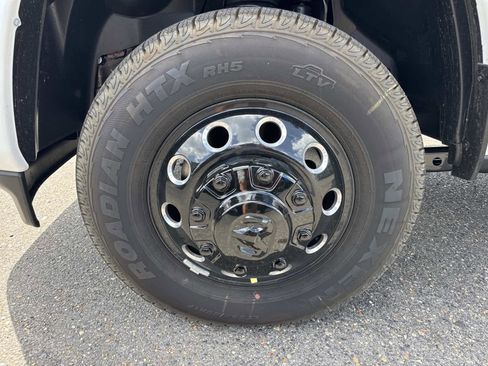 New 2026 RAM 3500 Big Horn AWD/4WD image 3