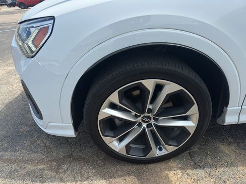 Used 2020 Audi Q3 2.0T Premium Plus image 5
