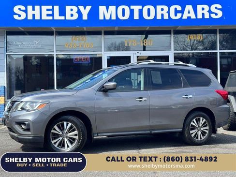 Used 2017 Nissan Pathfinder S image 1