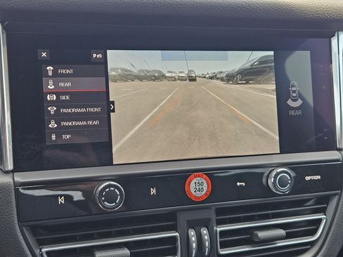 Certified 2026 Porsche Macan AWD/4WD image 18