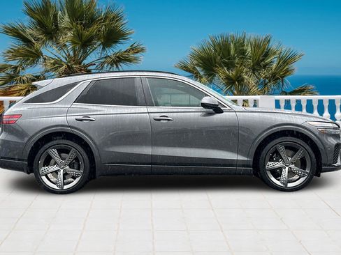 Used 2023 Genesis GV70 2.5T w/ Sport Prestige Package image 4
