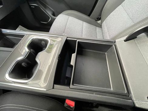 Used 2025 GMC Acadia Elevation image 18