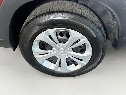 Used 2025 Chevrolet Trax LS image 11