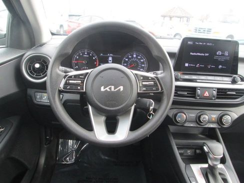 Used 2022 Kia Forte LXS w/ LXS Technology Package FWD image 14