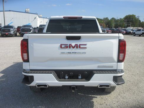 New 2026 GMC Sierra 1500 Elevation image 6