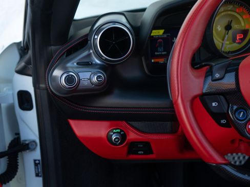 Used 2023 Ferrari F8 Tributo image 22