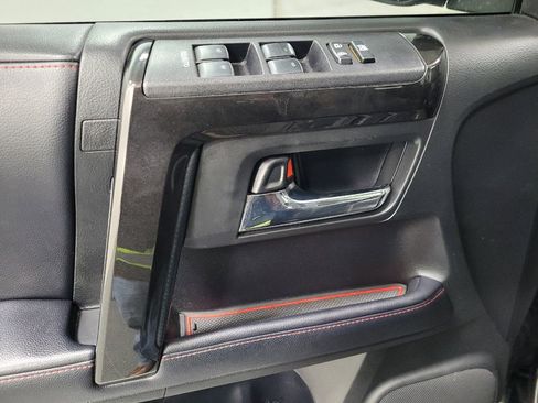 Used 2018 Toyota 4Runner TRD Off-Road Premium image 27