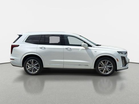 Used 2024 Cadillac XT6 Premium Luxury AWD/4WD image 2