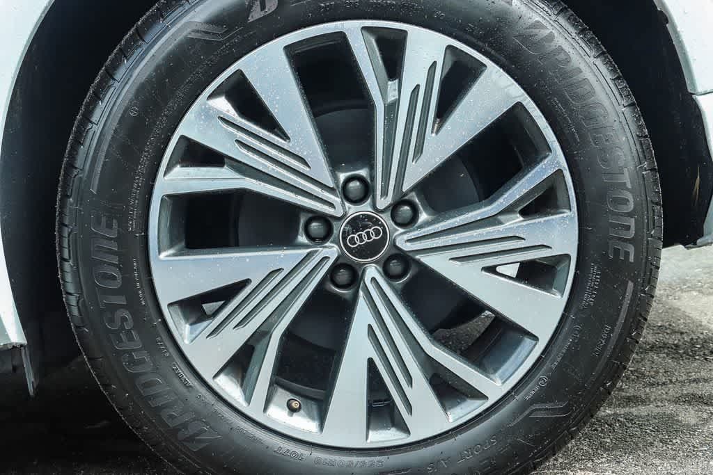 Used 2023 Audi Q4 e-tron Premium Plus RWD image 9