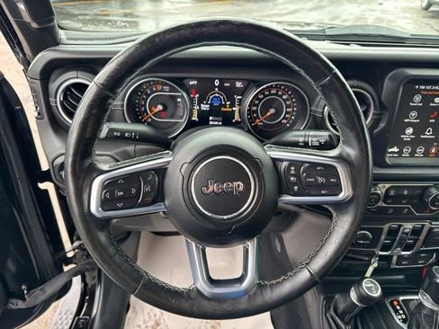 Used 2020 Jeep Gladiator Overland image 11