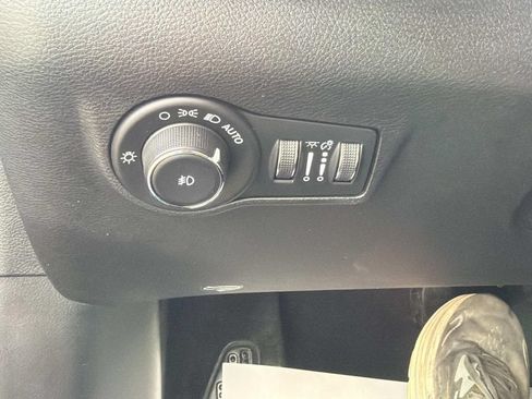 Used 2024 Jeep Compass Limited AWD/4WD image 32