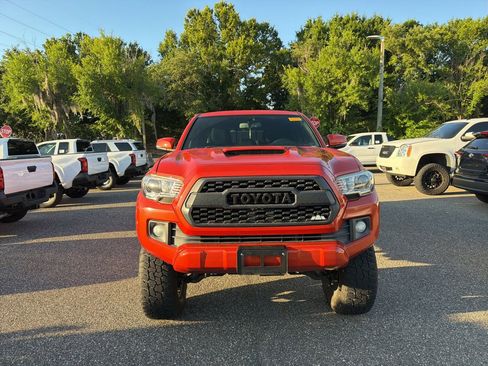 Used 2017 Toyota Tacoma TRD Sport w/ Tow Package (A/T) AWD/4WD image 8