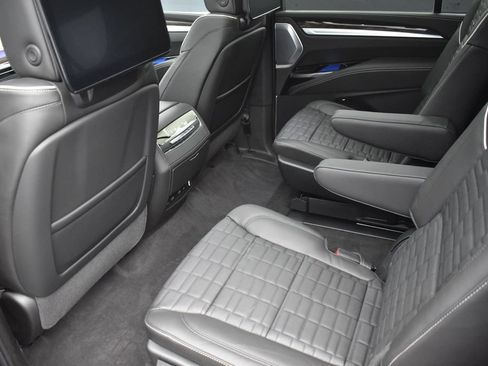 Used 2026 Cadillac Escalade ESV Platinum Sport w/ LPO, Floor Liner Package AWD/4WD image 25
