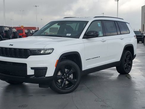 New 2025 Jeep Grand Cherokee L Altitude image 33