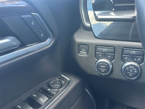 Used 2023 GMC Sierra 1500 Elevation image 14