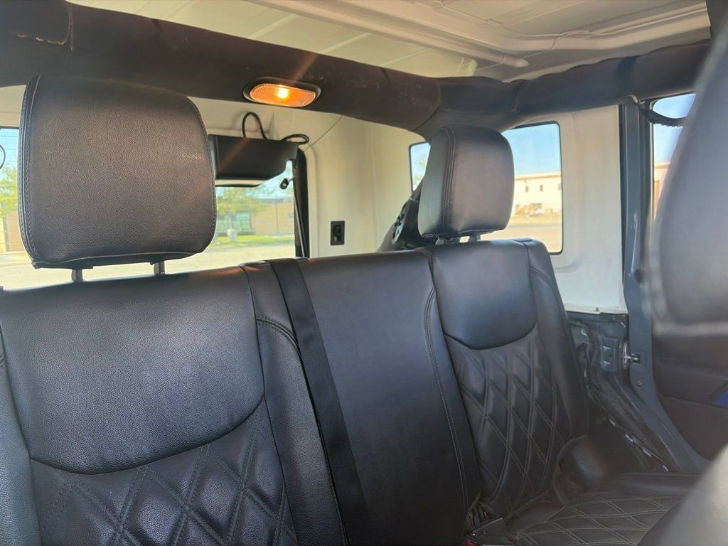 Used 2014 Jeep Wrangler Unlimited Rubicon w/ Connectivity Group AWD/4WD image 28