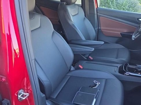 Used 2021 Volkswagen ID.4 Pro S w/ Gradient Package image 18