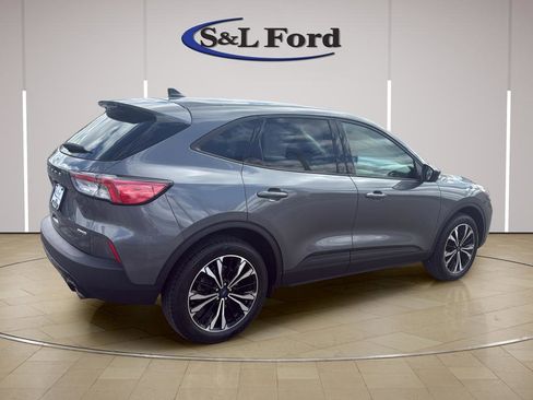 Certified 2022 Ford Escape SE w/ SE Sport Appearance Package AWD/4WD image 8