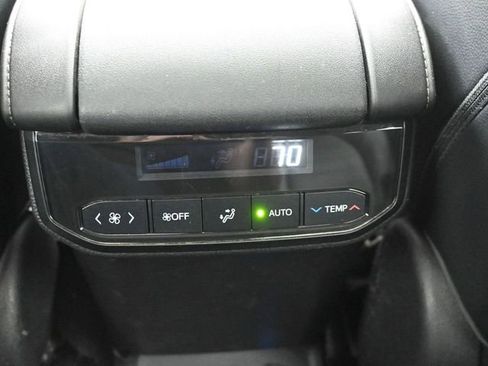 Used 2021 Toyota Highlander XLE FWD image 22