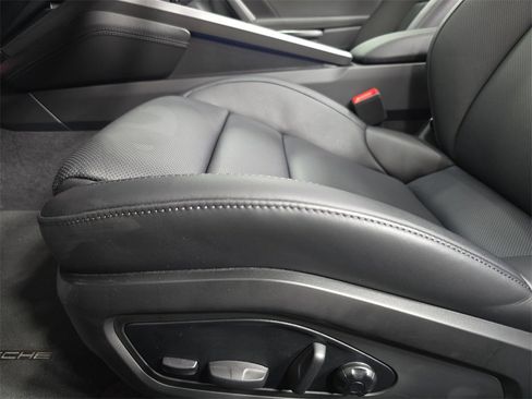 Used 2025 Porsche 911 Carrera image 23