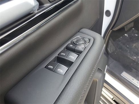 New 2026 GMC Yukon XL Denali image 18