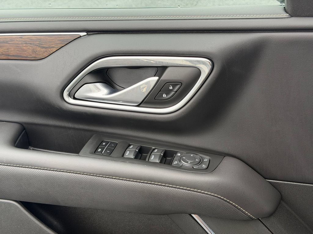 Used 2022 Chevrolet Tahoe Premier AWD/4WD image 39